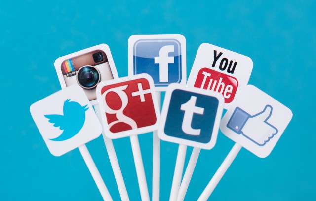 Social Media Signs